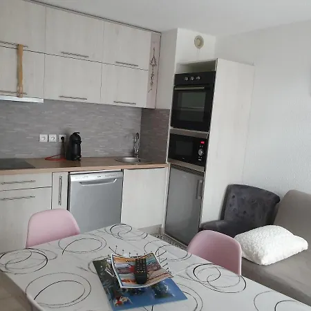 Cosy, 4 Pers, Plein Centre Ville, Parking Offert Apartman *